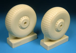 BCR32410 Barracuda Studios 1/32 Avro Lancaster B Mk.I/III Mainwheels - Block Tread. (HK Models kit)