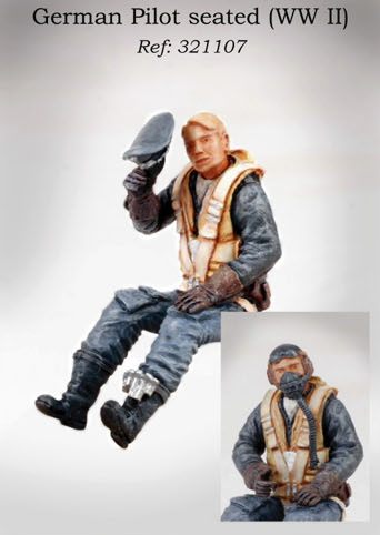 PJ321107 PJ Productions 1/32 Luftwaffe Pilot WWII seated in aircraft with optional flying helmet or hat